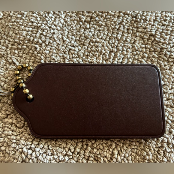 Coach X Large Embossed Leather Hang Tag - Picture 2 of 6